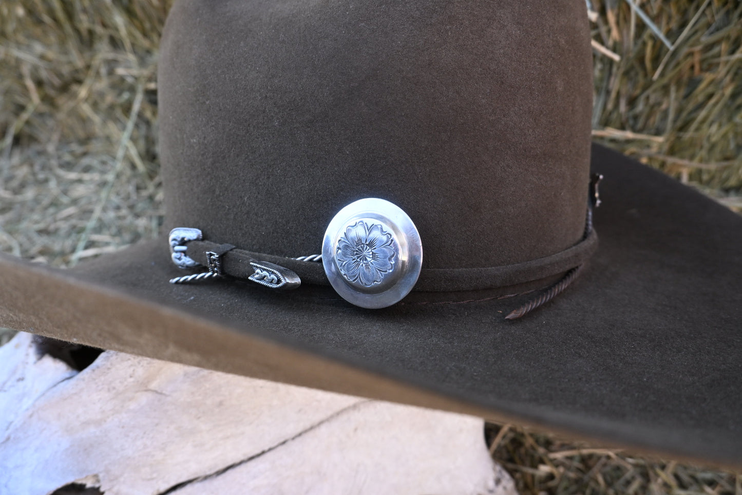 Engraved Scroll Hat Pin